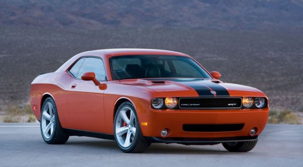 Резултатът е прекрасен автомобил от 21-ви век, който търпи подобрения само чрез ревизии на стила и все по-мощни двигатели като легендарния Hellcat.

Третото поколение Challenger ще бъде спряно след моделната 2024 година, отстъпвайки място на чисто нов, отново вдъхновен от миналото Challenger, за който наскоро научихме, че ще се предлага с двигател с вътрешно горене (въпреки че е потвърдено само за такъв с шест цилиндъра), допълнен с електрическо задвижване.
